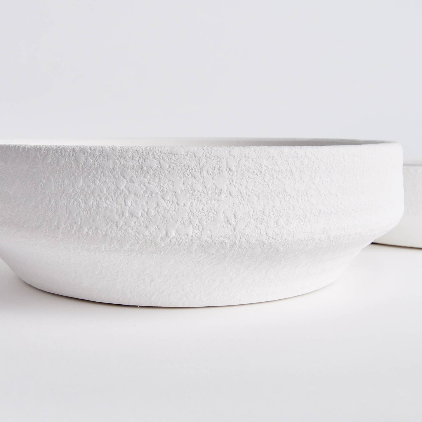 COLTON DECORATIVE LOW BOWLS: WHITE / TERRACOTTA