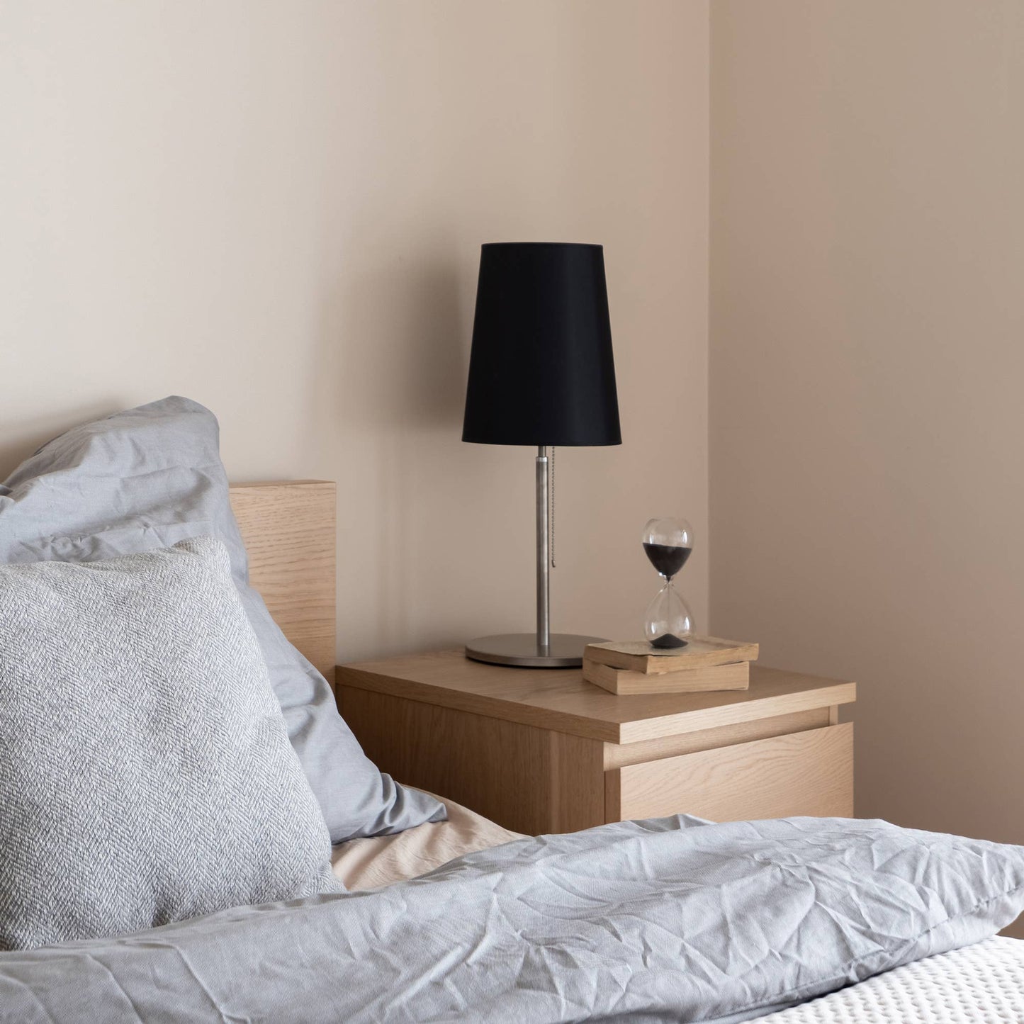 403 - Black Sand Glass Timer: Medium