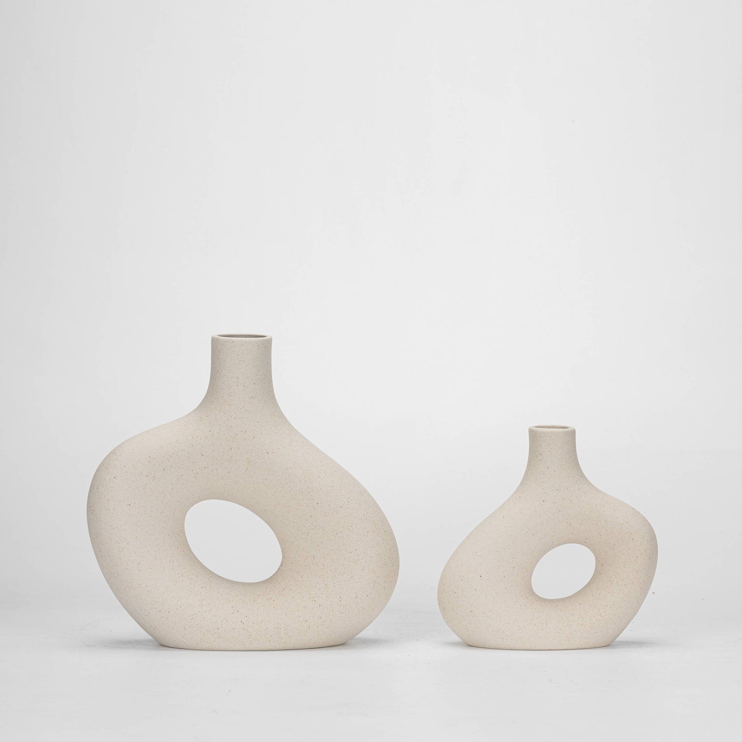 Kimisty Ceramic Hollow Donut Vase Set 2, Off White