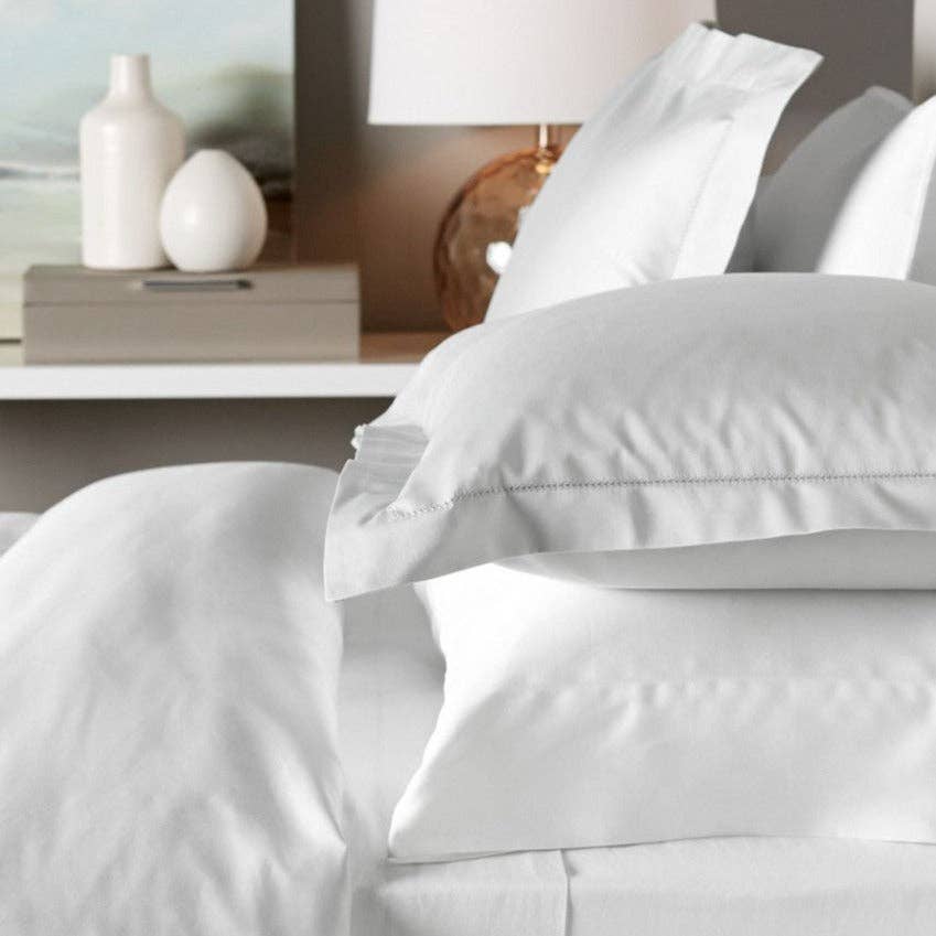600 Thread Count Cotton Hemstitch Duvet Cover Set: Full/Queen