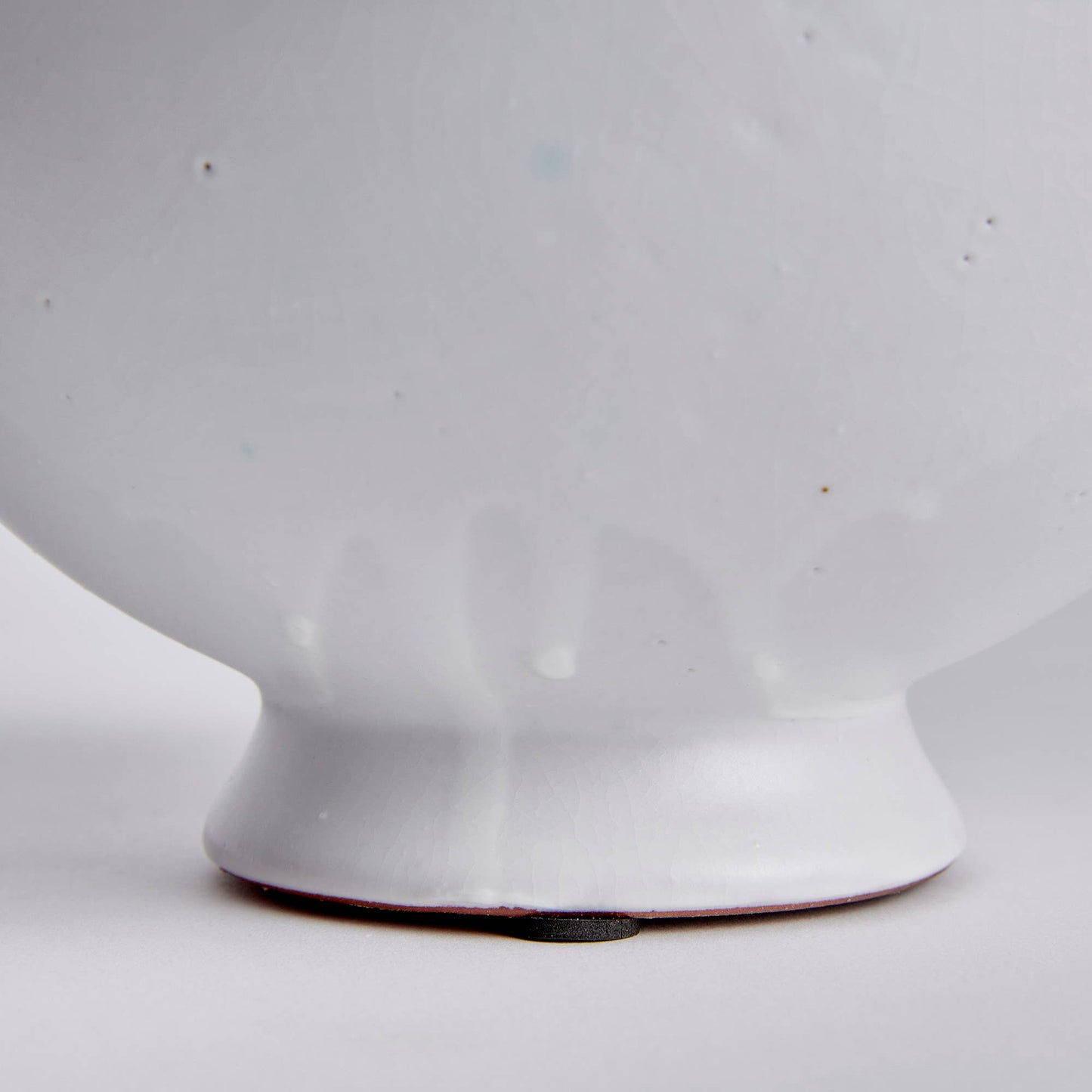 Kassi Decorative Bowl: White / Terracotta