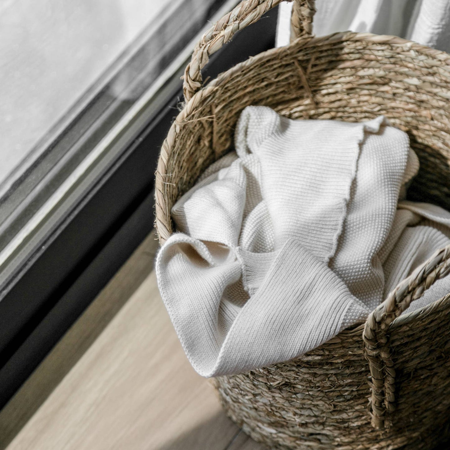 816 - Seagrass Basket with handles: Large