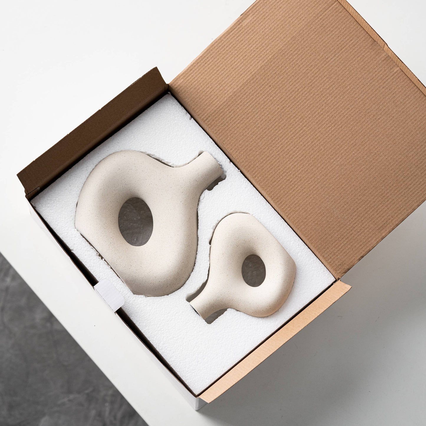 Kimisty Ceramic Hollow Donut Vase Set 2, Off White