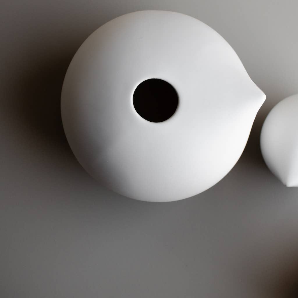 Lg. NIB Vase White: CERAMIC / White